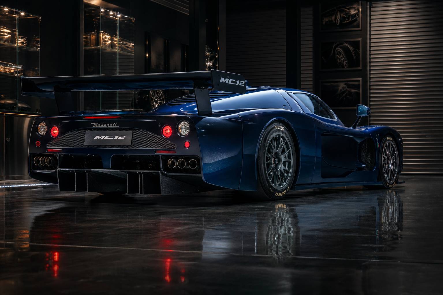 Maserati MC12 arrière trois-quarts supercar italienne légendaire