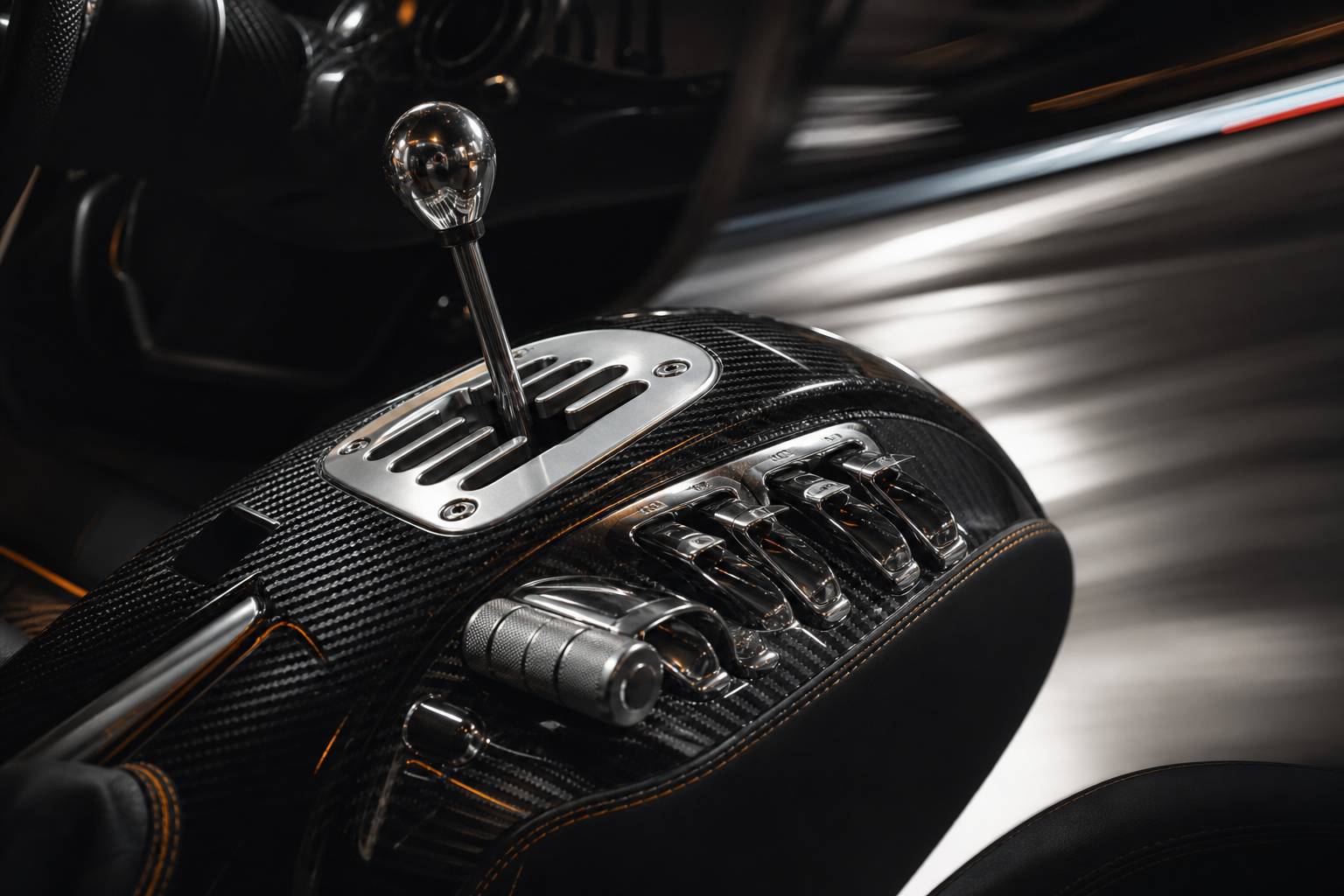 Console centrale et levier de vitesses de la Pagani Huayra en carbone