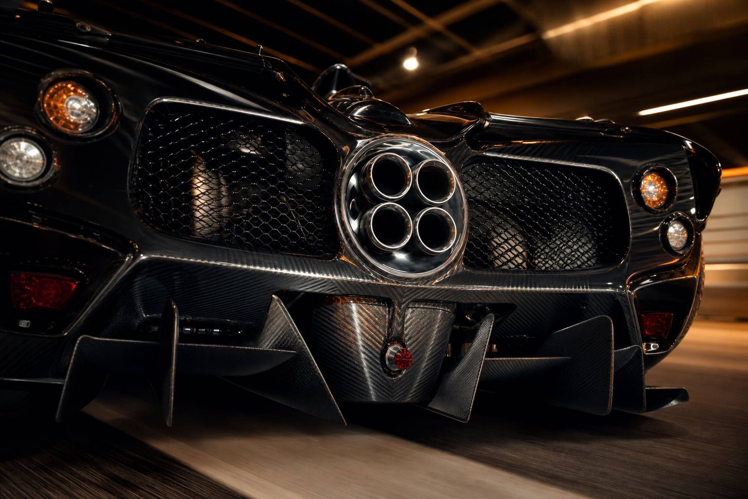 Disposition centrale des échappements quadruples de la Pagani Zonda Roadster