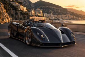 Fernando Alonso flâne à Monaco au volant de sa rare Pagani Zonda Roadster « Diamante Verde » estimée à 10 millions d&rsquo;euros