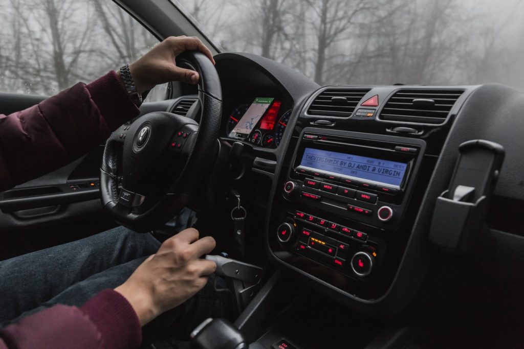 Les équipements audio indispensables dans votre voiture - Auto Passion